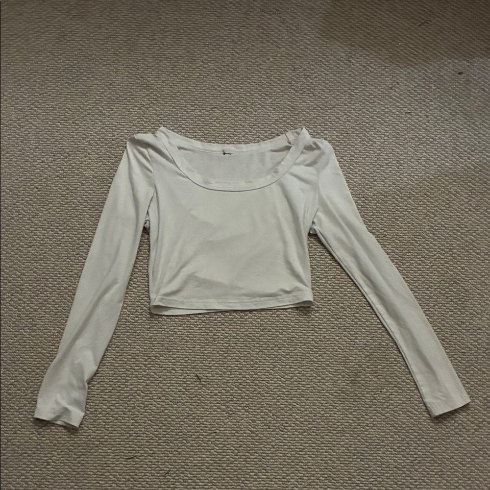 White long sleeve crop